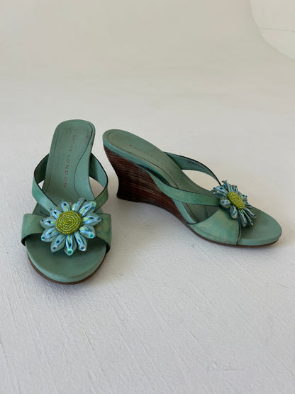 Flower Wedges