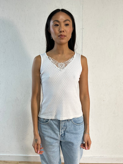 Eyelet Tank