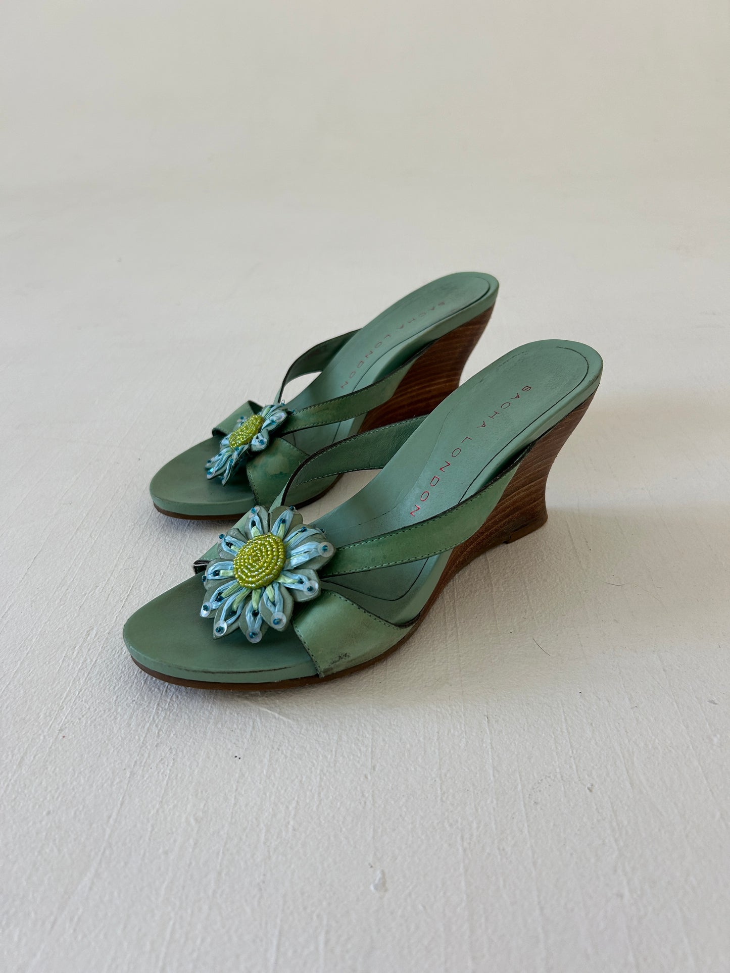 Flower Wedges